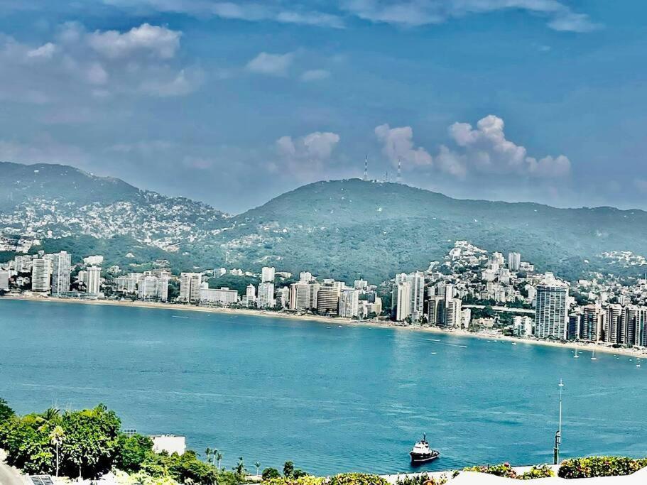 Hermosa Vista A La Bahia *