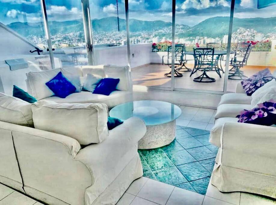 Hermosa Vista A La Bahia *